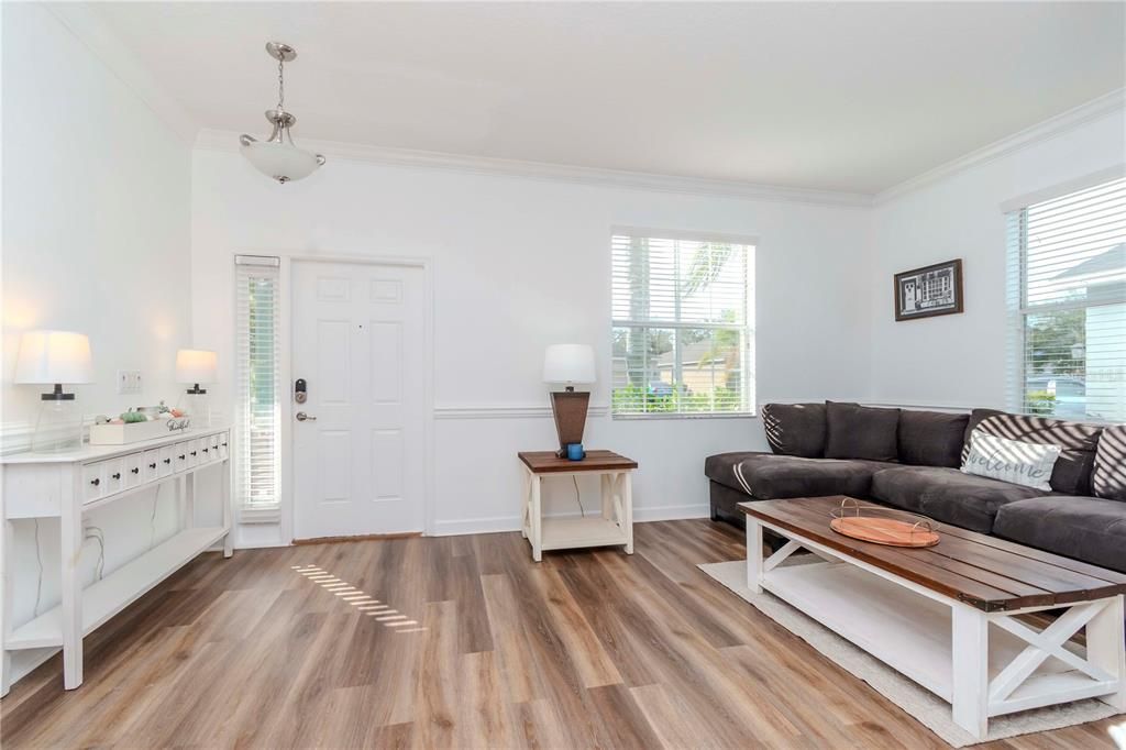 Interior, Living room, Pendant Lights, Wood Texture Flooring