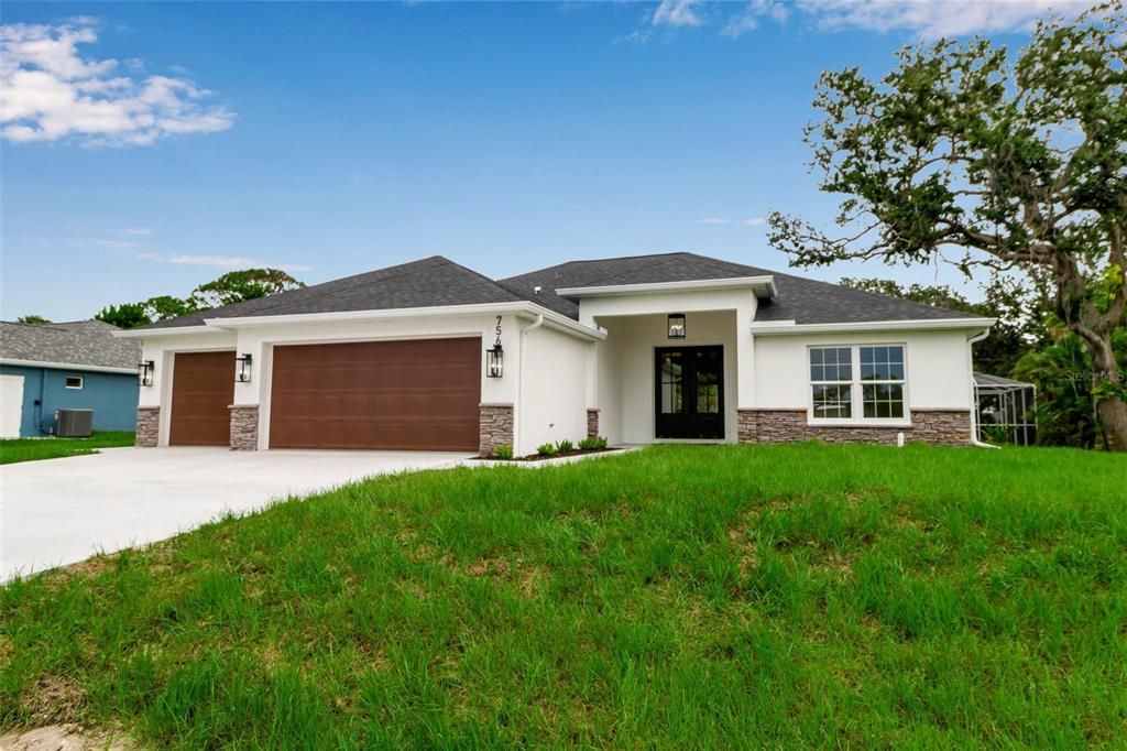 Attached, Backyard, Exterior, Facade, Ranch