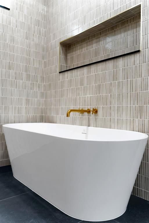 Bathroom, Free Standing Baths, Interior