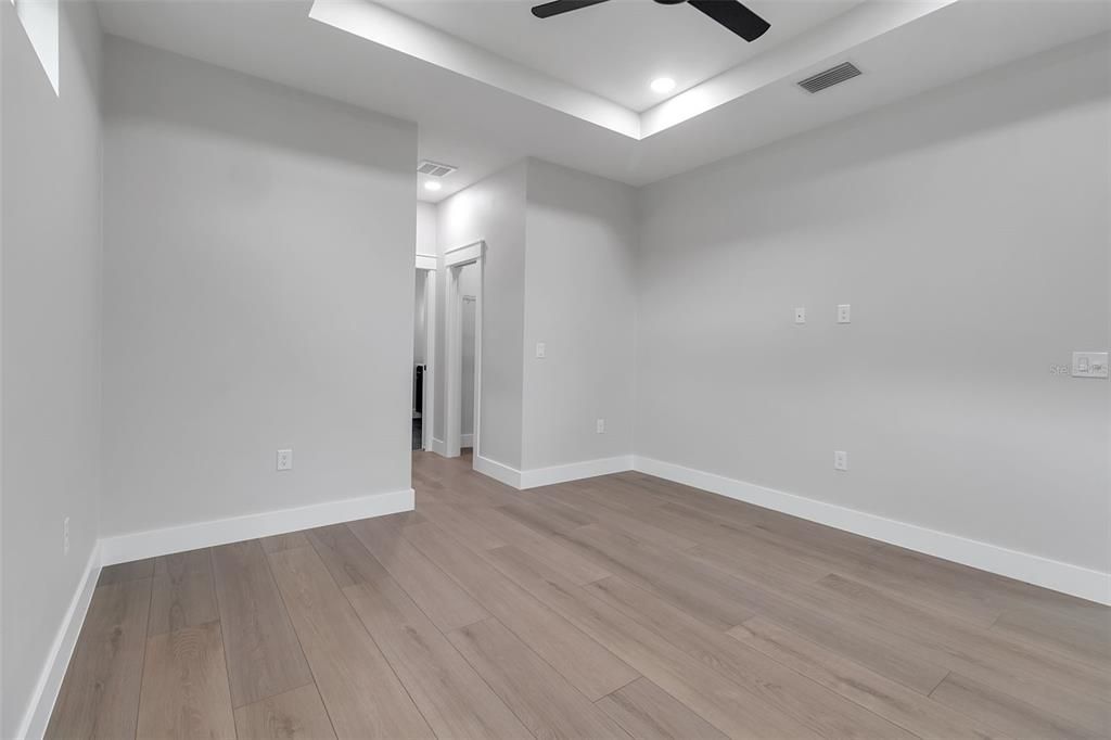 Empty room, Interior, Recessed Lighting, Wood Texture Flooring