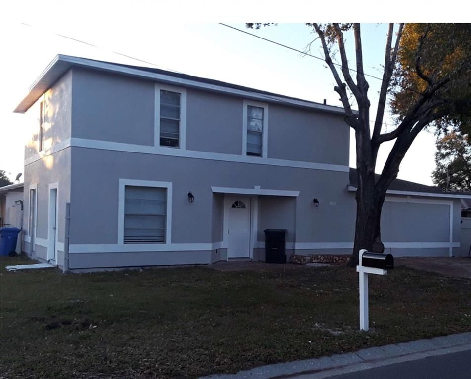 Backyard, Exterior, Facade, American Foursquare