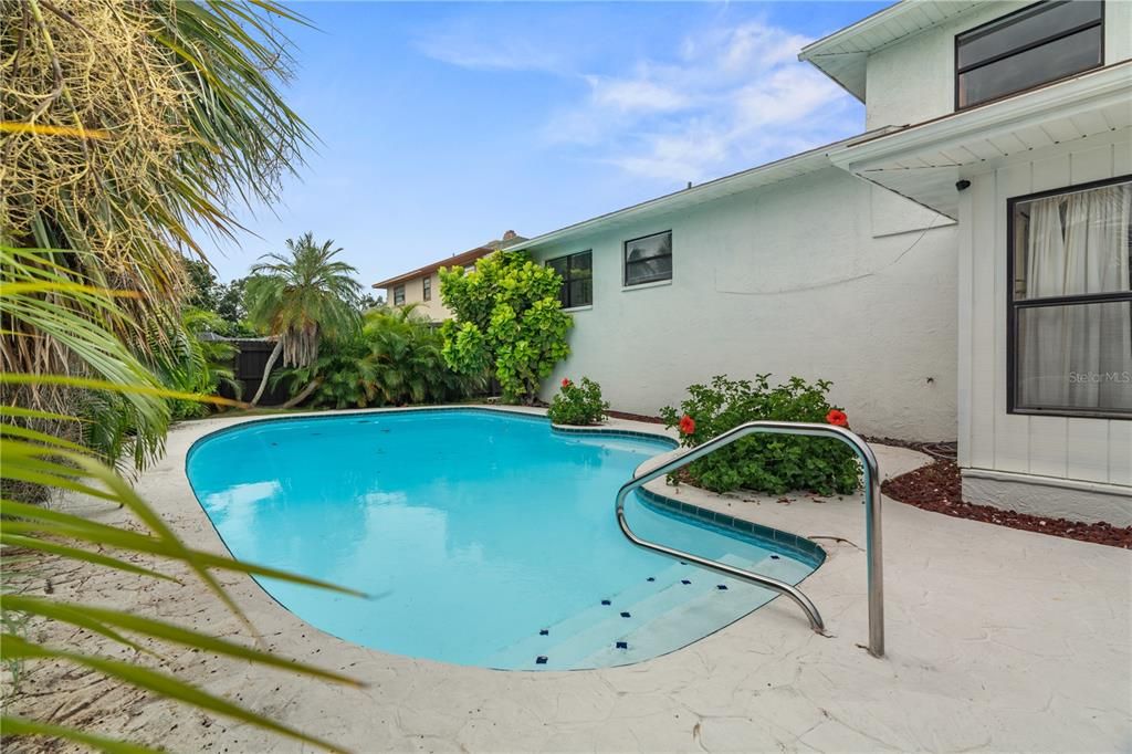 Exterior, Pool
