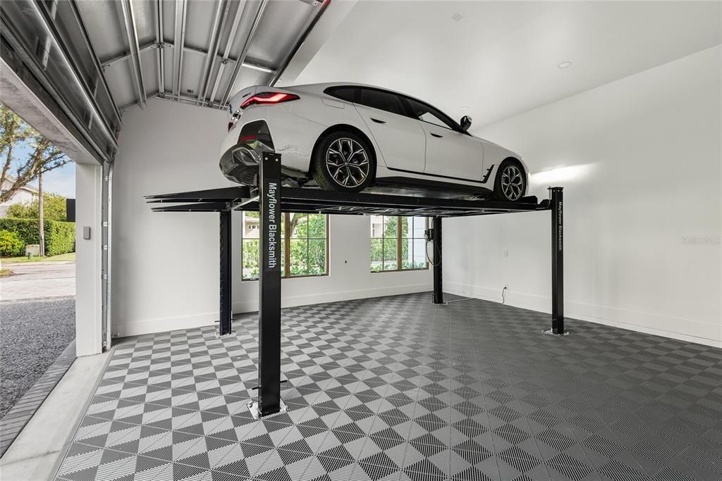 Garage, Interior