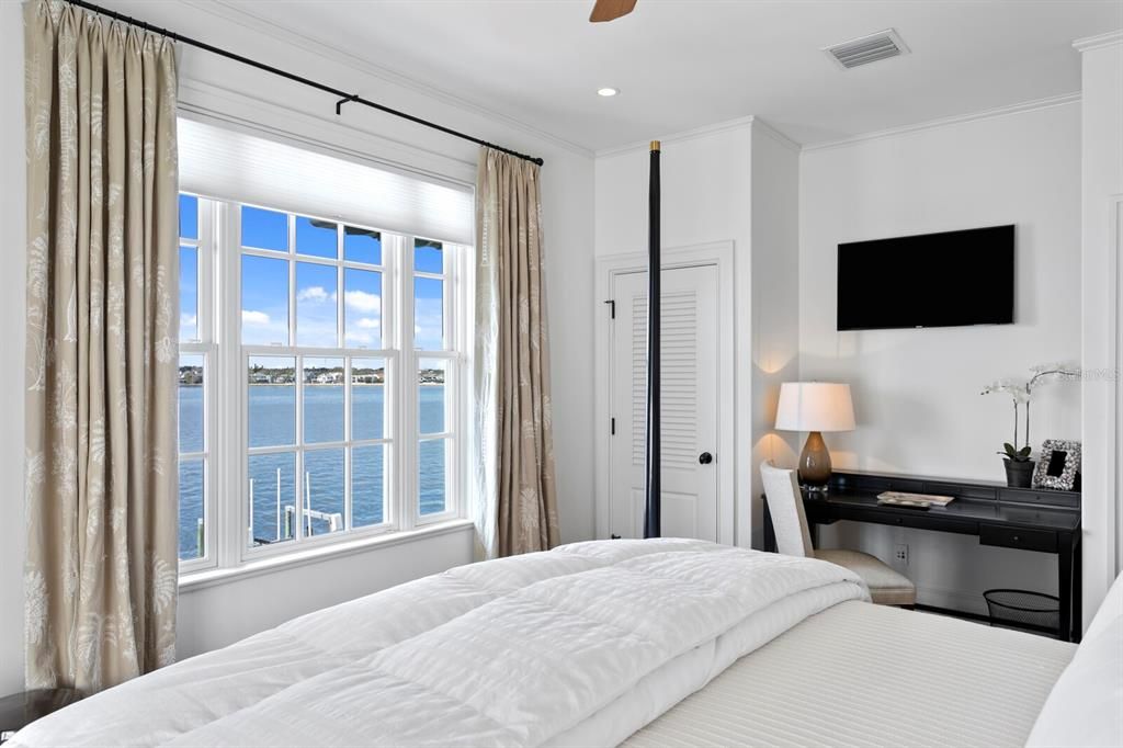 Bedroom, Interior, Recessed Lighting, Water