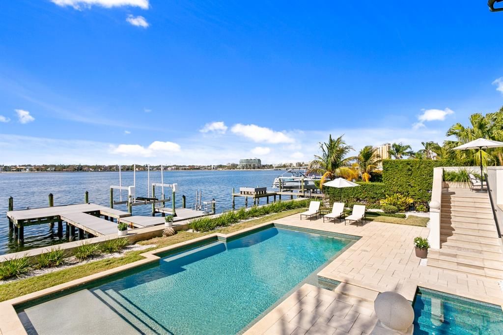 Exterior, Pool, Water
