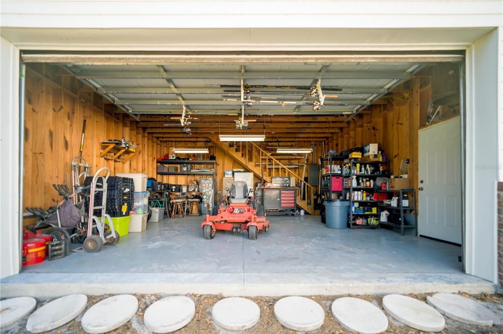 Garage, Interior, Wooden Walls