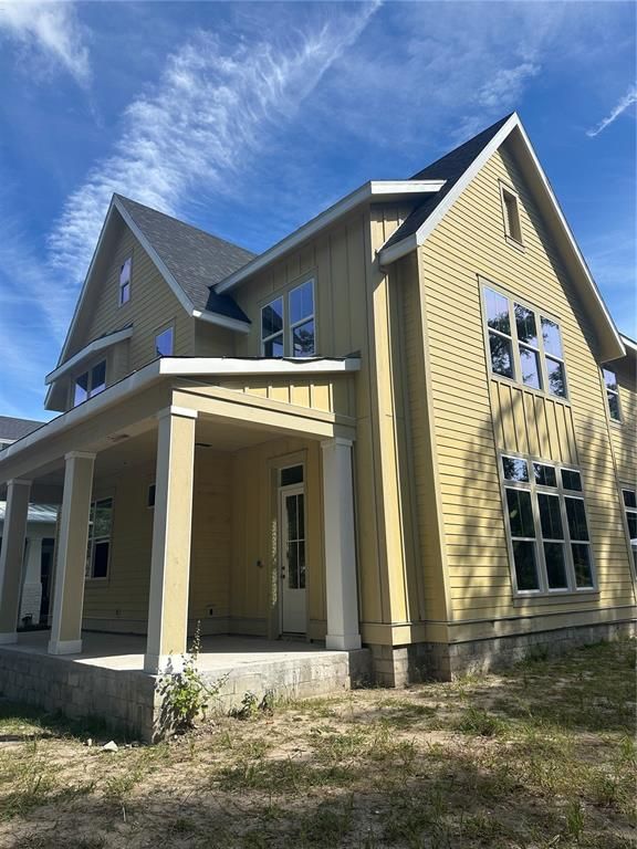 Exterior, Facade, Farmhouse