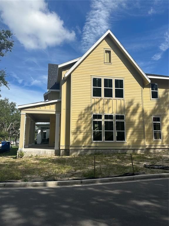 Exterior, Facade, Farmhouse