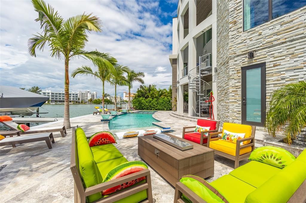 Exterior, Pool, Water