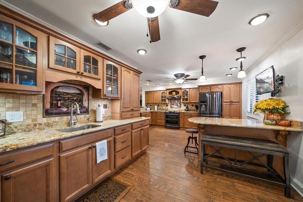 Interior, Kitchen, Pendant Lights, Recessed Lighting, Wood Texture Flooring