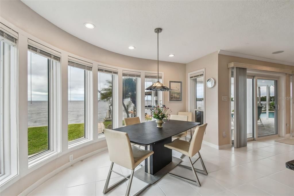 Dining room, Interior, Pendant Lights, Recessed Lighting, Water