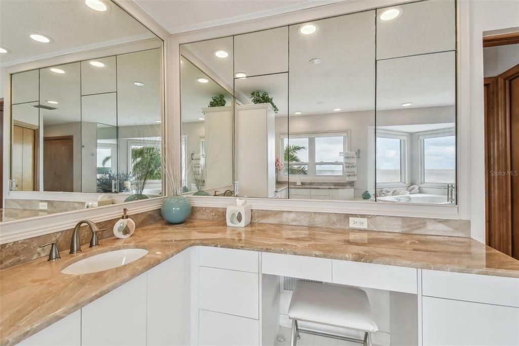 Bathroom, Interior, Recessed Lighting