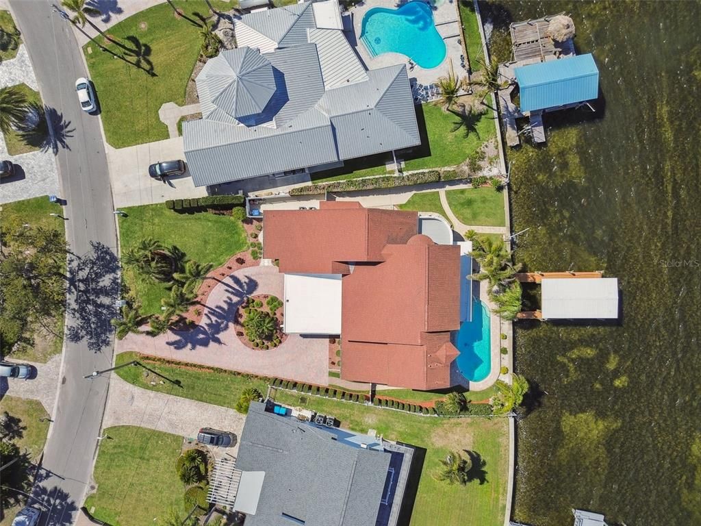 Exterior, Drone
