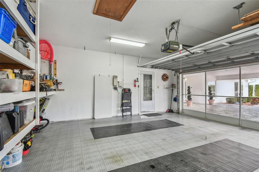 Garage, Interior