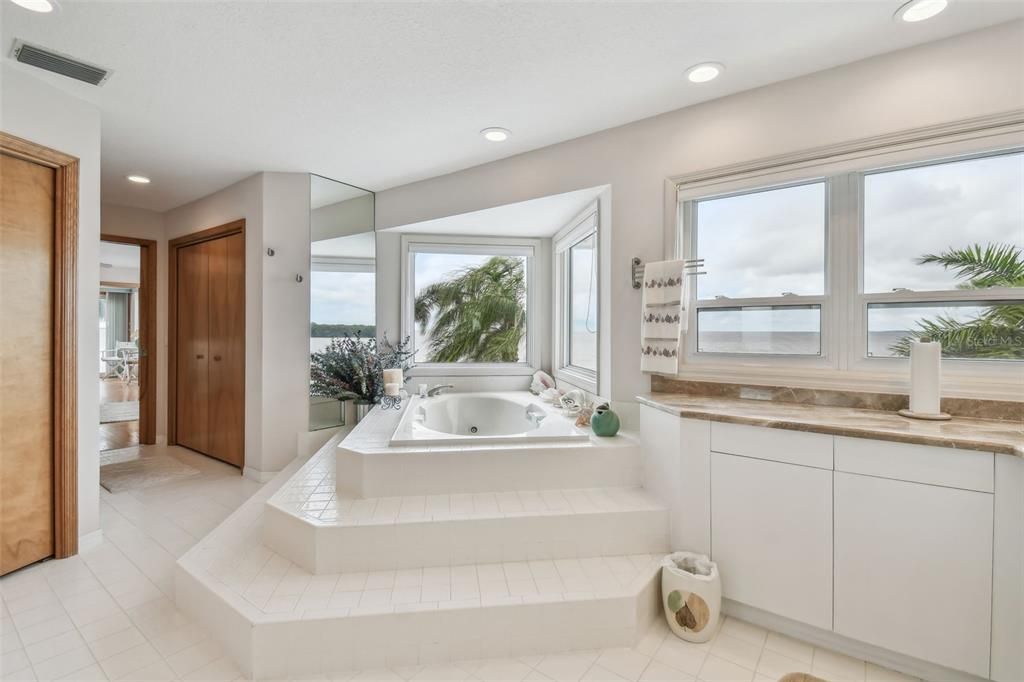 Bathroom, Interior, Recessed Lighting, Water
