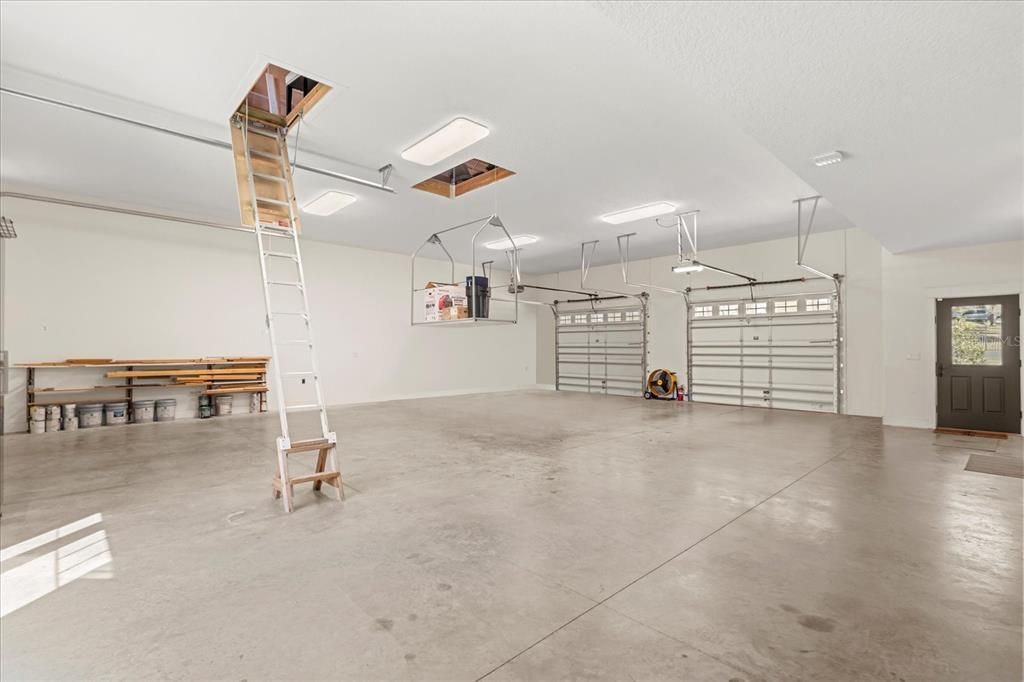 Garage, Interior