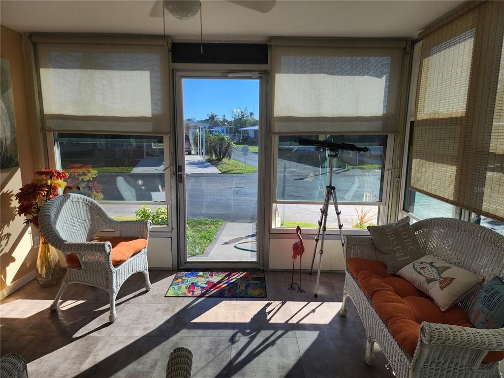 Interior, Living room, Sun Room, Water