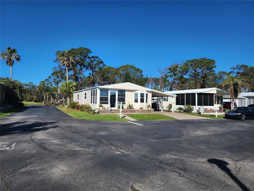 Exterior, Facade, Ranch