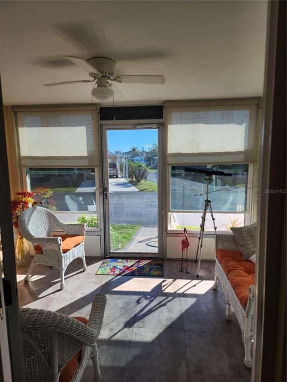 Interior, Sun Room, Water