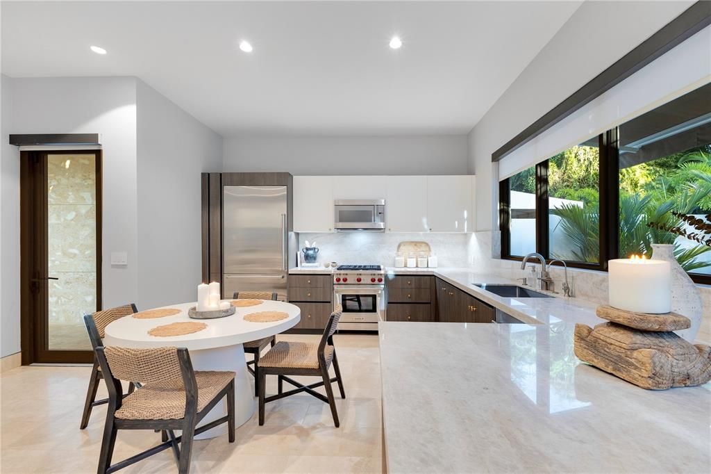 Dining room, Interior, Kitchen, Recessed Lighting, Stainless Steel Appliances