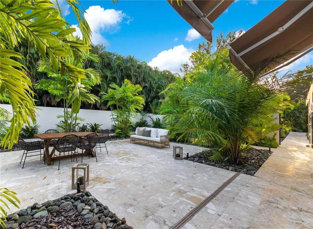Backyard, Exterior