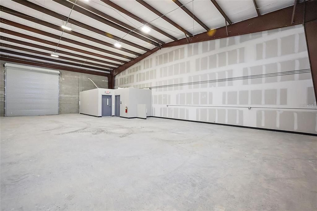 Garage, Interior, Wooden Beams