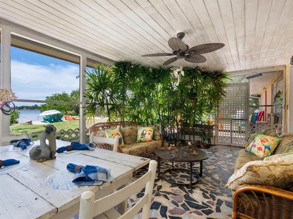 Interior, Living room, Sun Room, Water