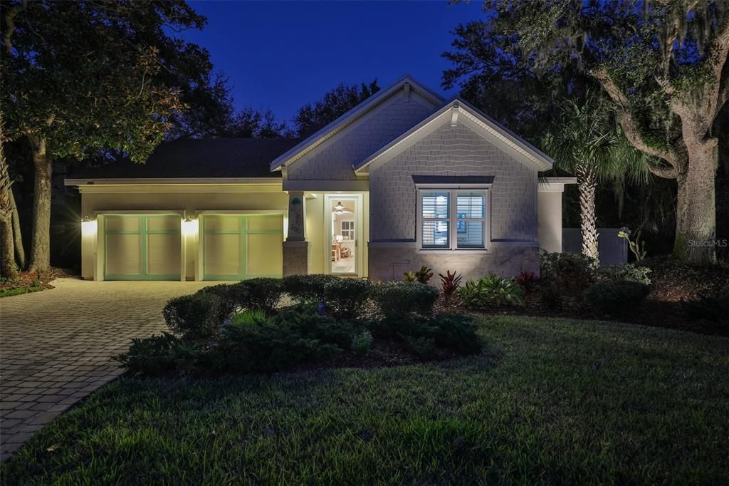 Attached, Exterior, Facade, American Craftsman