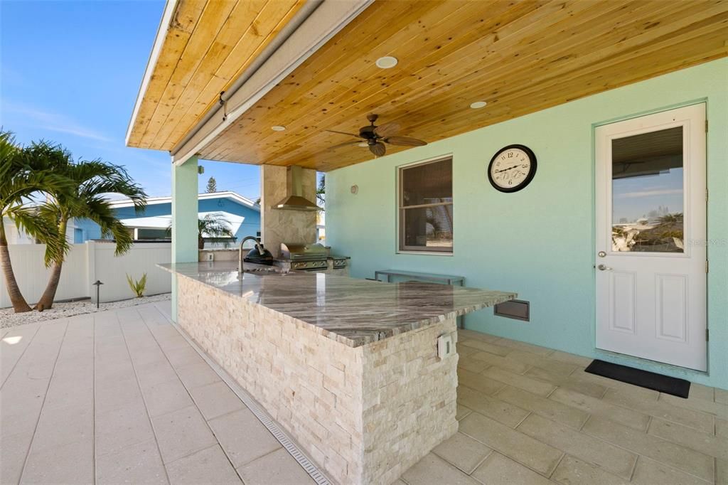 Exterior, Outdoor Kitchen
