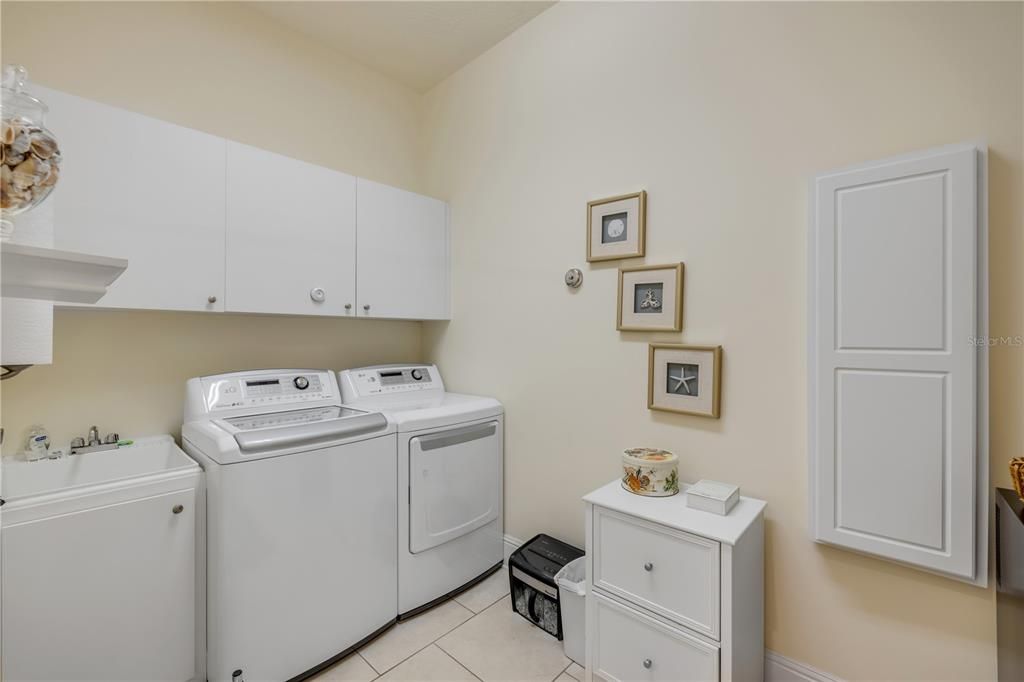 Interior, Washer