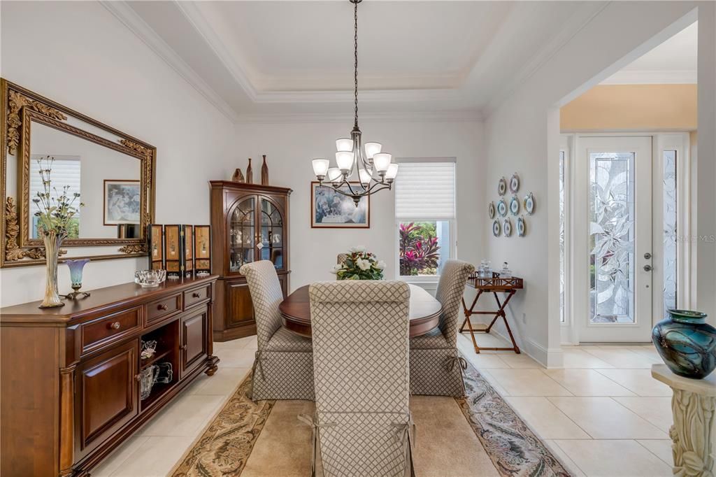 Chandelier, Dining room, Interior