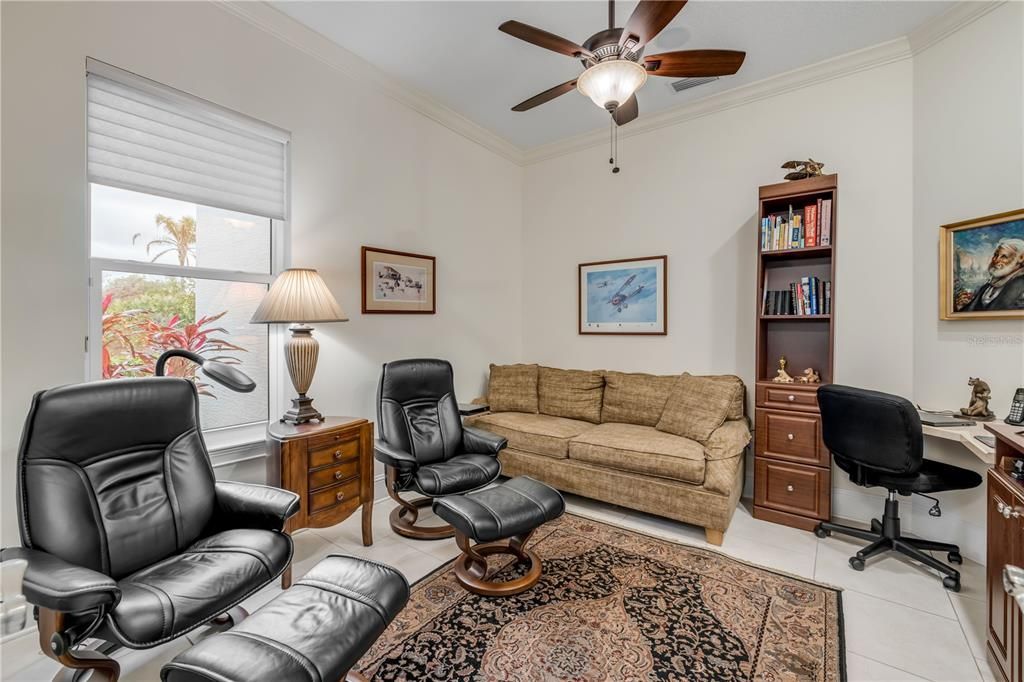 Home Office, Interior
