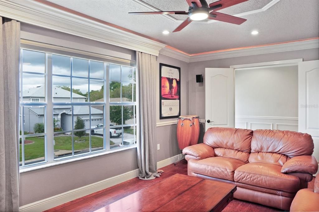 Interior, Recessed Lighting, Wood Texture Flooring