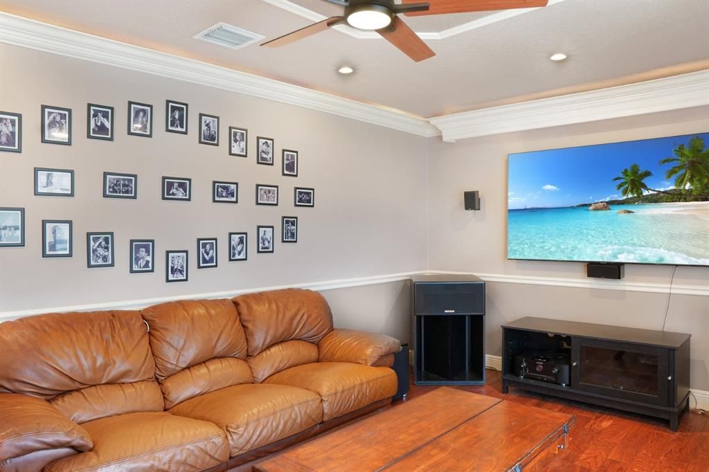 Interior, Recessed Lighting, Wood Texture Flooring