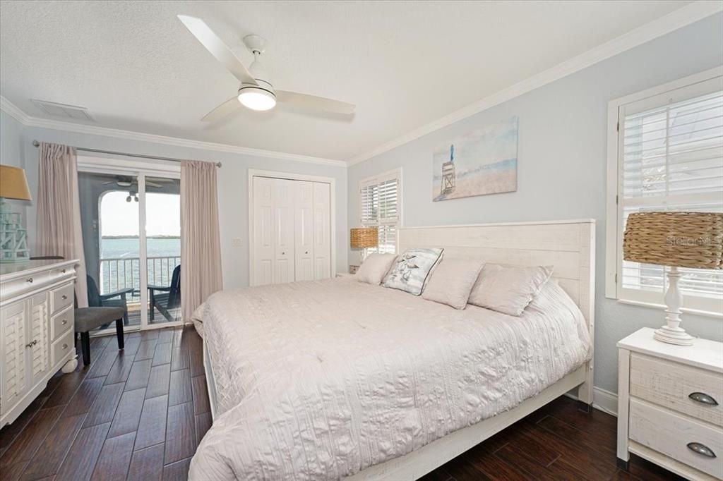 Bedroom, Interior, Water, Wood Texture Flooring