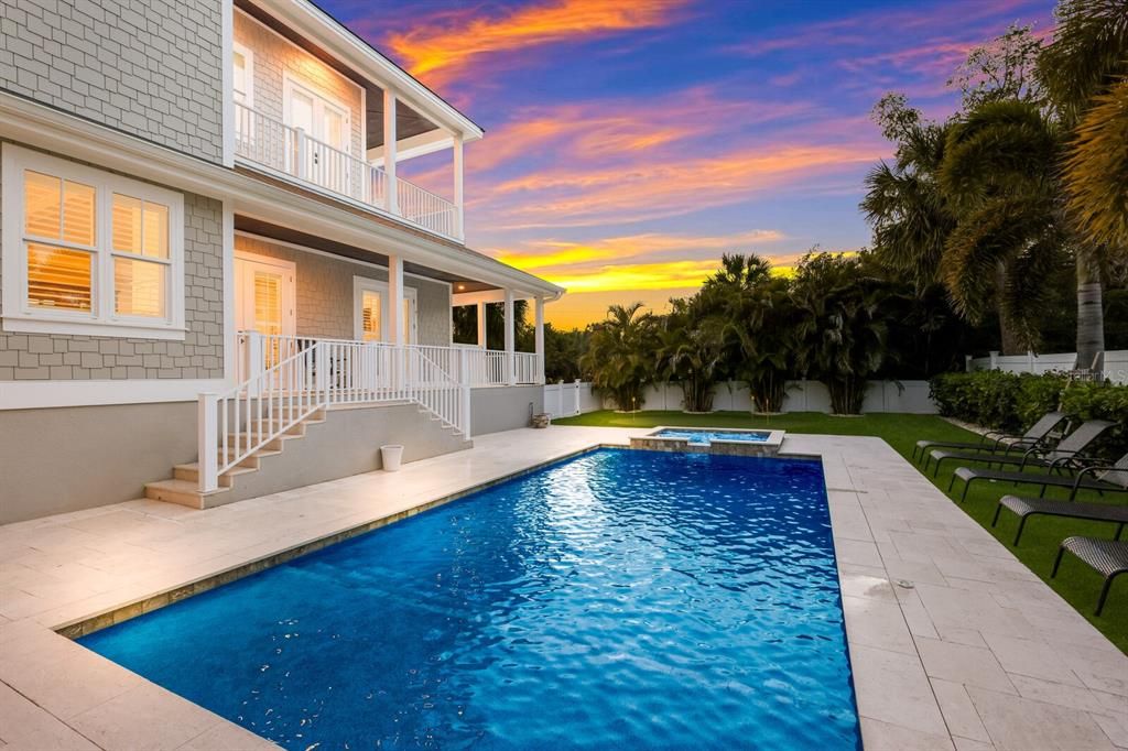 Exterior, Pool