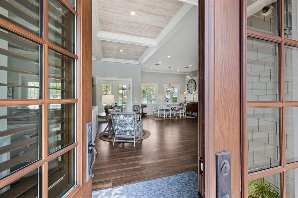 Dining room, Interior, Living room, Pendant Lights, Recessed Lighting, Wooden Ceilings, Wood Texture Flooring