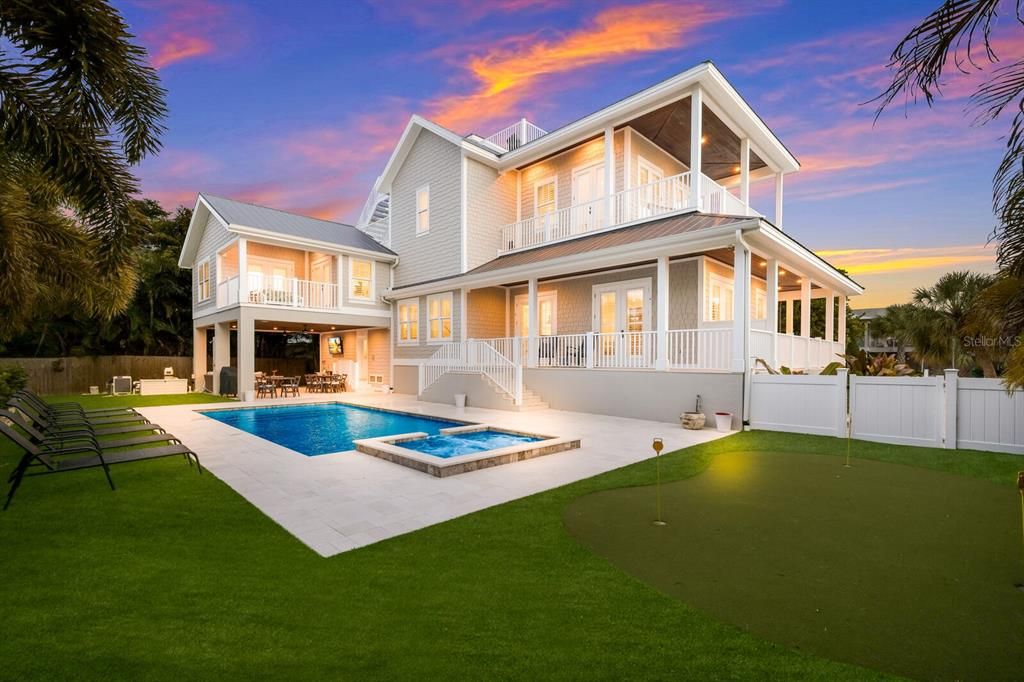 Exterior, Pool