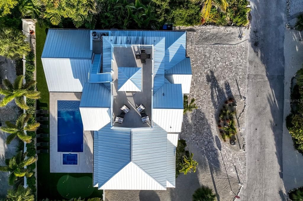 Exterior, Drone