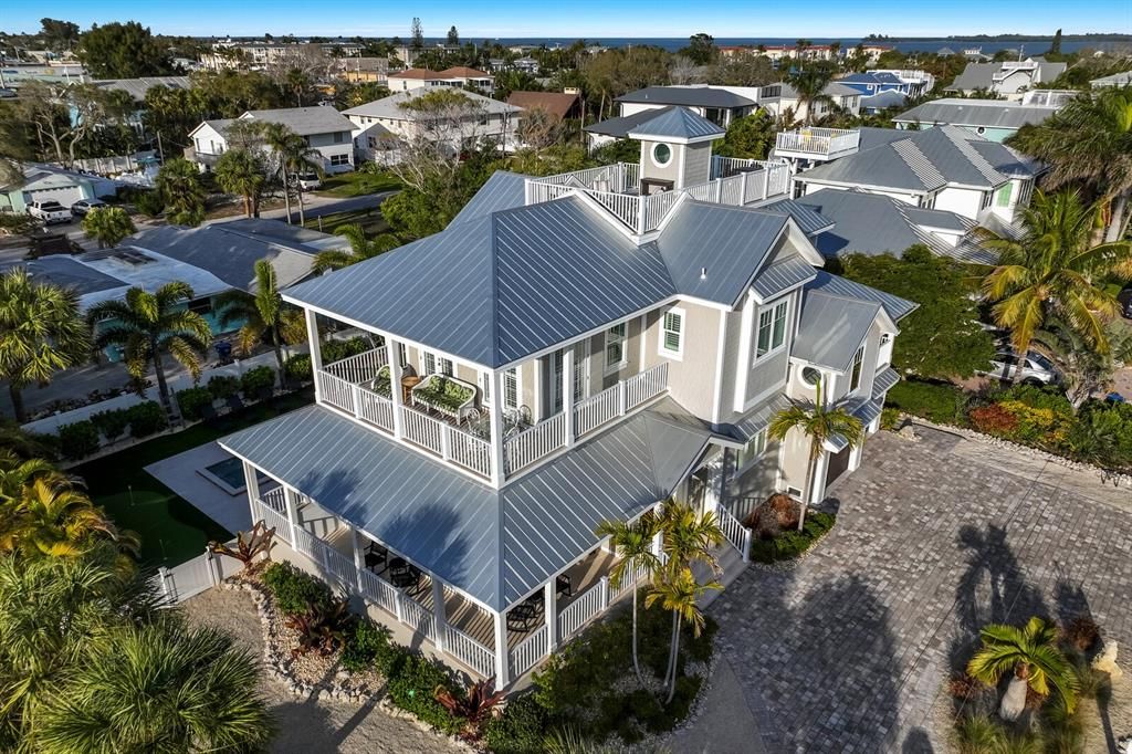 Exterior, Drone