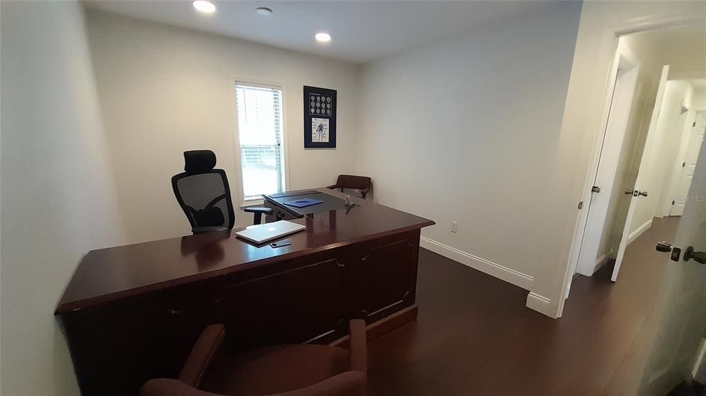 Home Office, Interior, Recessed Lighting, Wood Texture Flooring