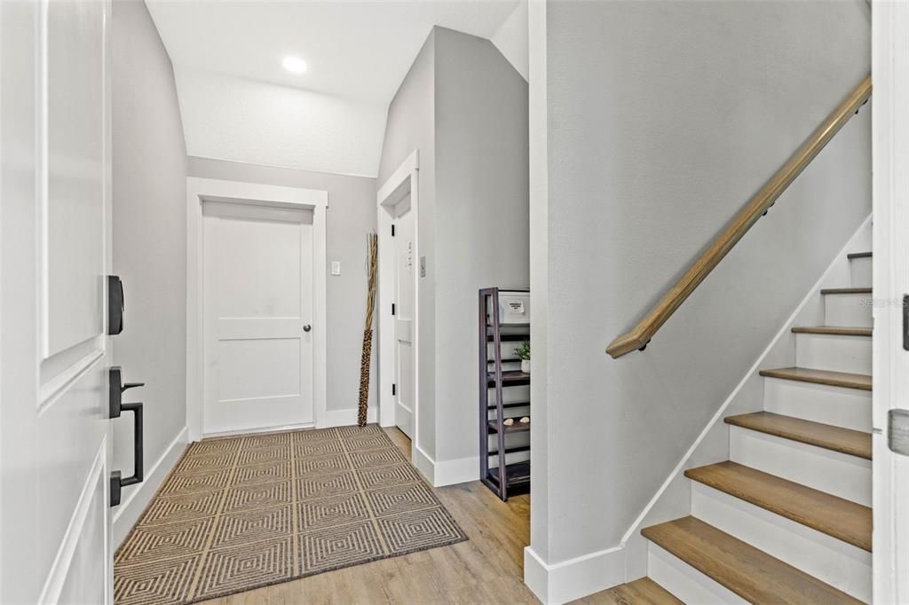 Interior, Recessed Lighting, Wood Texture Flooring