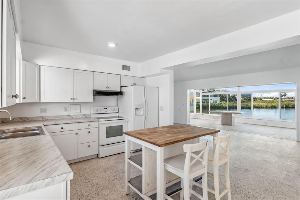 Interior, Kitchen, Recessed Lighting, Water