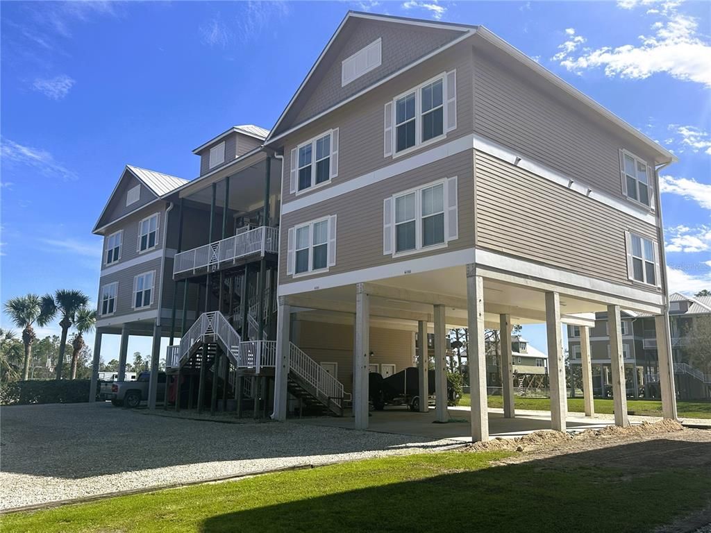Exterior, Facade, Modern