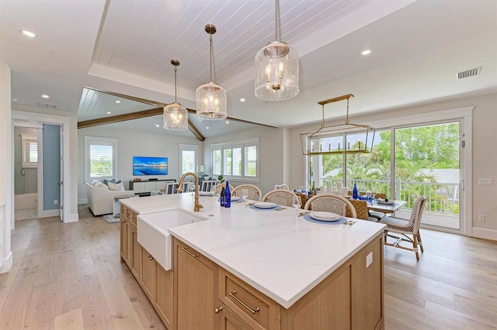 Dining room, Interior, Kitchen, Living room, Pendant Lights, Recessed Lighting, Wood Texture Flooring