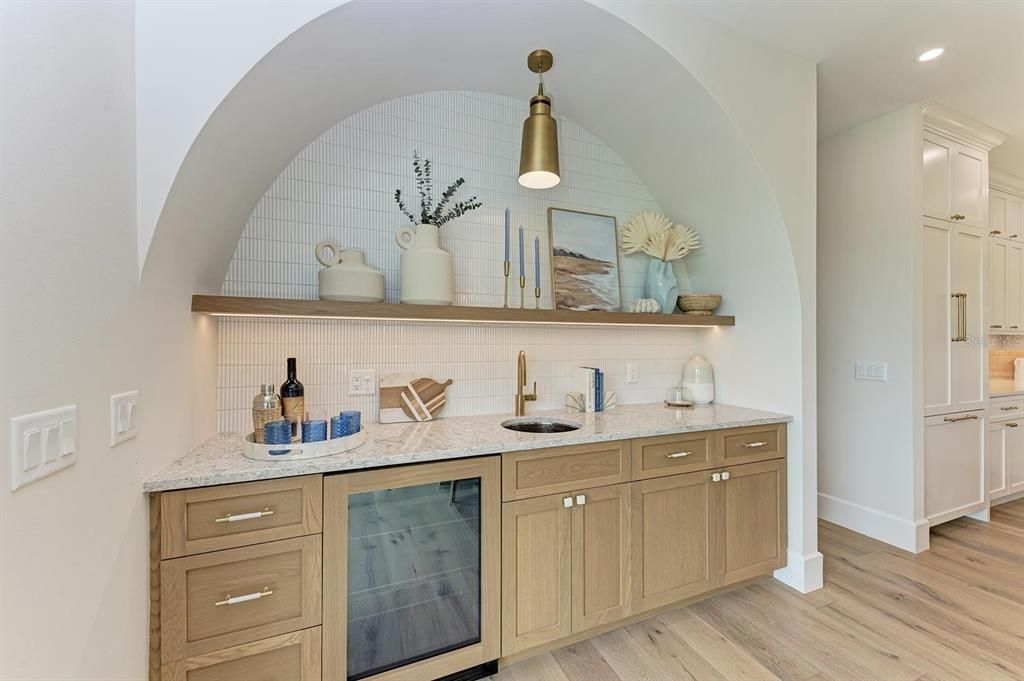 Interior, Pendant Lights, Recessed Lighting, Wood Texture Flooring