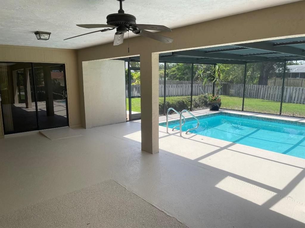 Interior, Pool, Sun Room