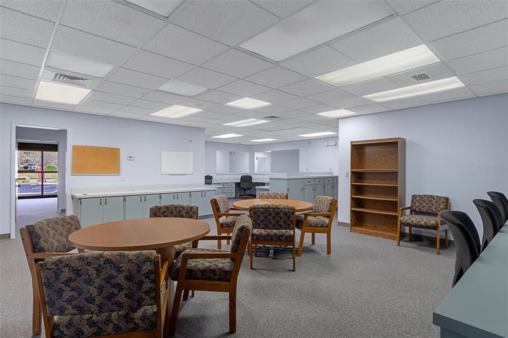 Dining room, Interior, Recessed Lighting