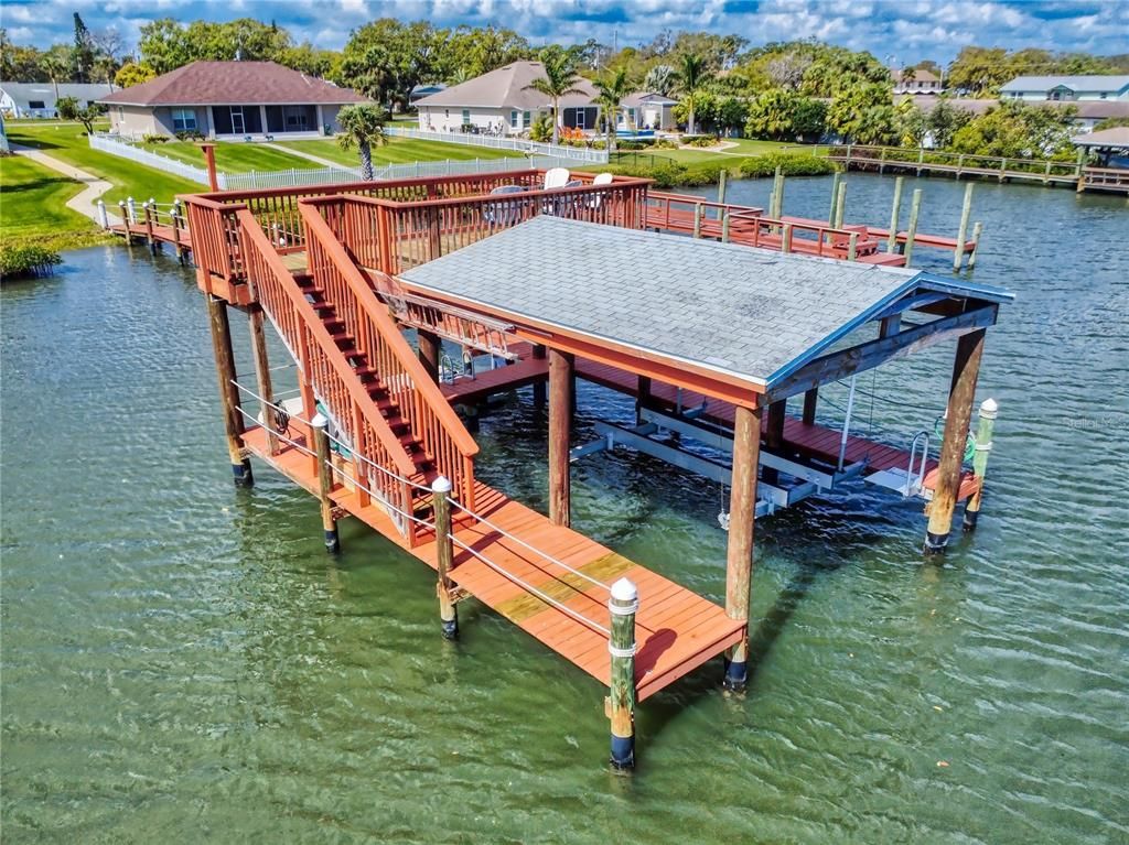 Exterior, Lake