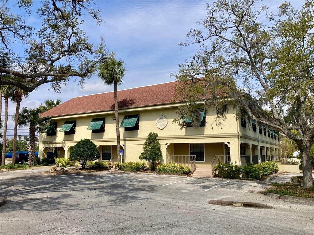 Exterior, Facade, French Provincial